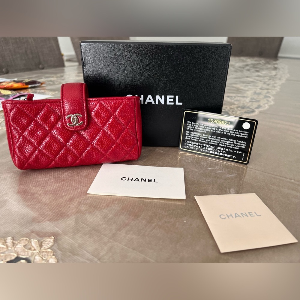 CHANEL Red Caviar mini Pouch - full inclusion - in Pristine condition